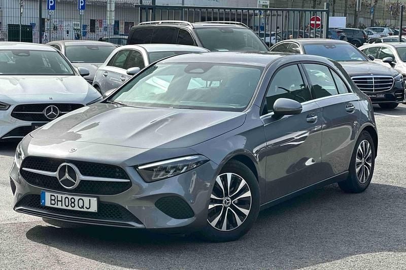 Cinza Usado 2024 Mercedes A200 Sedan | € 29.500 (Super Preço) - Imagem 1/4