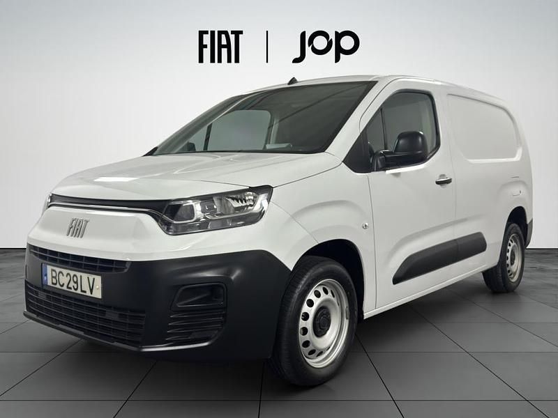 Branco Usado 2023 Fiat Doblò Monovolume | € 18.350 (Preço justo) - Imagem 1/4