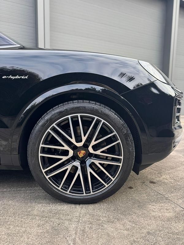 Usado Porsche Cayenne 470 HP (345 kW) 2024 Preto SUV