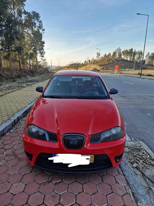 Usado Seat Ibiza 131 HP (96 kW) 2003 Vermelho Citadino