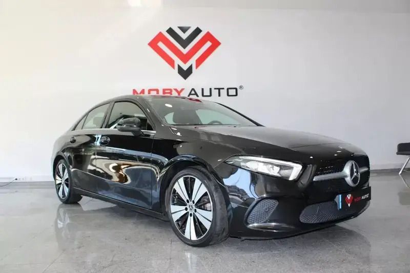Preto Usado 2020 Mercedes A180 Progressive Sedan | € 24.400 (Preço justo) - Imagem 1/4