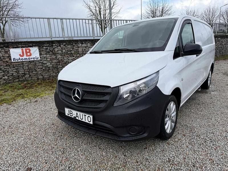 Usado Mercedes Vito 136 HP (100 kW) 2018 Branco Van