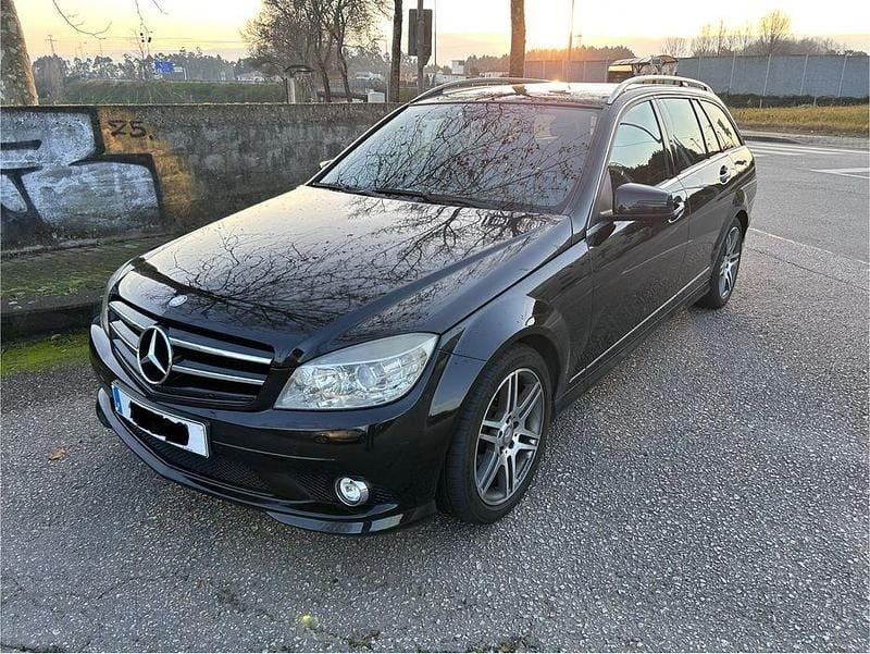 Usado 2009 Mercedes C250 AMG Sedan | € 11.399 - Imagem 1/4