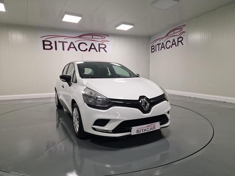 Branco Usado 2019 Renault Clio IV | € 19.950 - Imagem 1/4