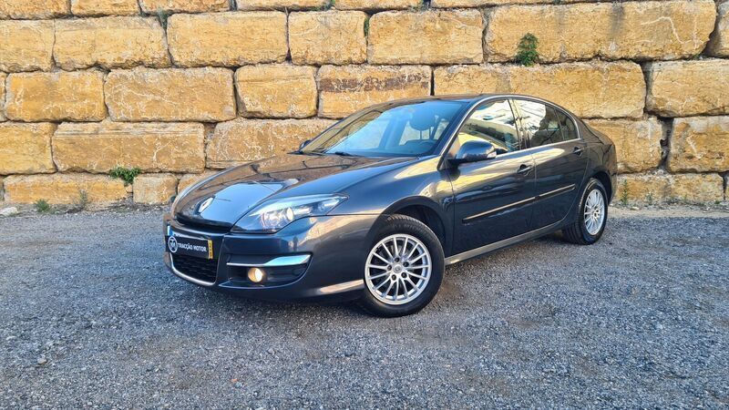 Cinza Usado 2012 Renault Laguna III Dynamique Sedan | € 8.950 (Caro) - Imagem 1/4