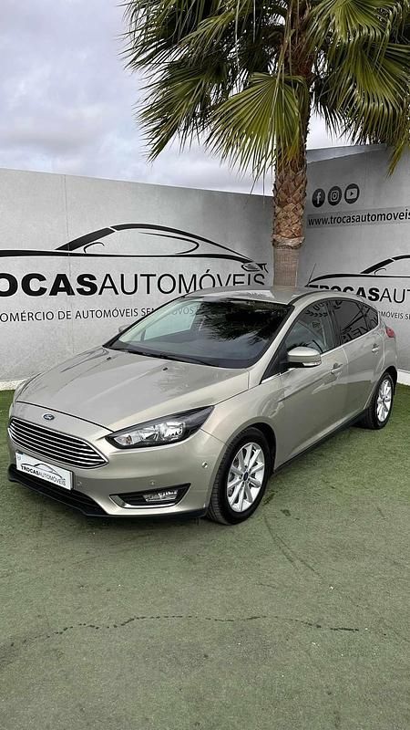 Cinzento Usado 2015 Ford Focus | € 13.900 (Caro) - Imagem 1/4