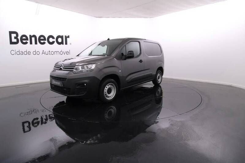 Cinzento Usado 2023 Citroën Berlingo Monovolume | € 20.450 (Preço elevado) - Imagem 1/4