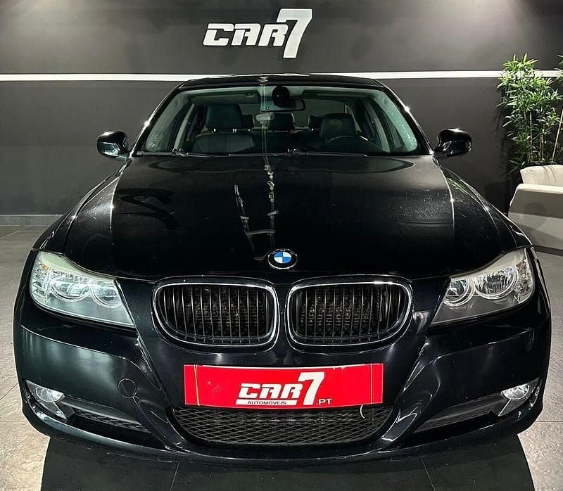 Usado BMW 320 177 HP (130 kW) 2009 Preto Sedan