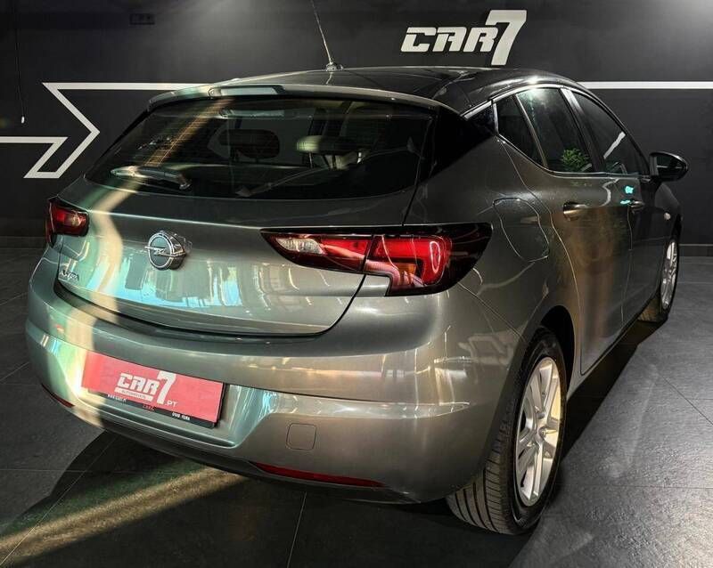 Usado Opel Astra Business Edition 105 HP (77 kW) 2019 Cinza