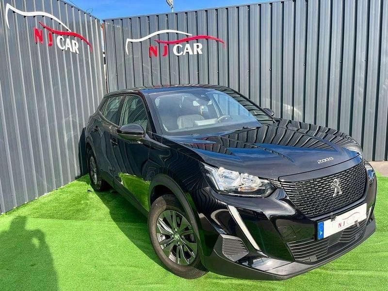 Usado Peugeot 2008 110 HP (80 kW) 2022 Preto SUV