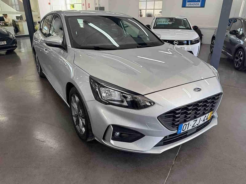 Cinzento Usado 2019 Ford Focus ST-Line | € 16.990 (Bom preço) - Imagem 1/4