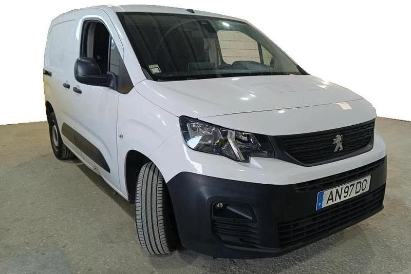Branco Usado 2021 Peugeot Partner Premium Monovolume | € 12.899 (Super Preço) - Imagem 1/4