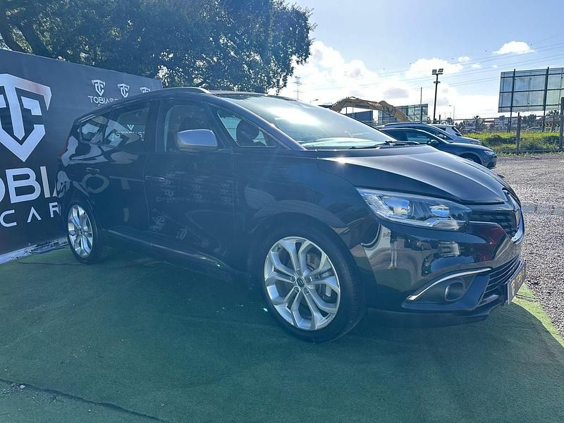 Usado Renault Scénic IV Dynamique 110 HP (80 kW) 2017 Preto Monovolume