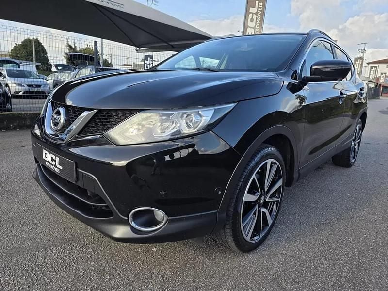 Usado Nissan Qashqai Tekna 110 HP (80 kW) 2015 Preto SUV
