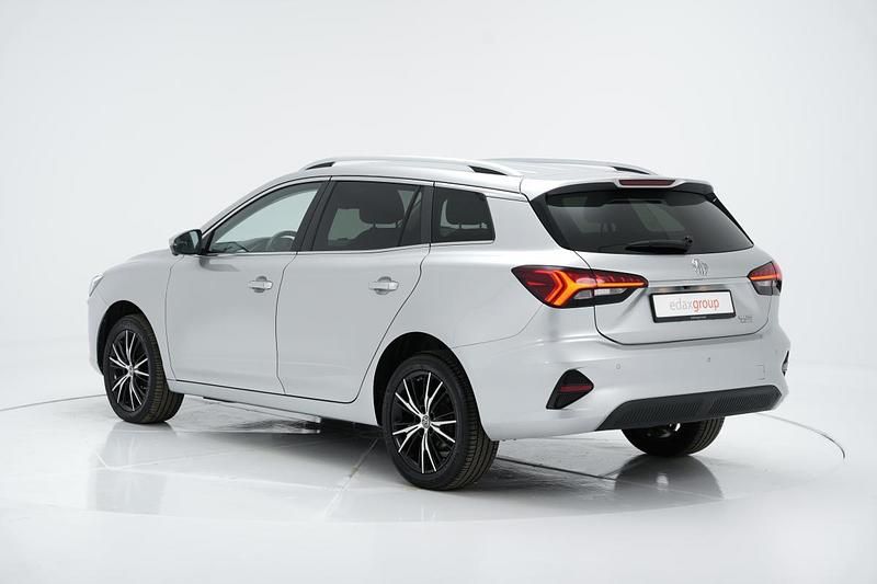 Usado MG MG5 EV 114 kW (156 HP) 2022 Cinzento Carrinha