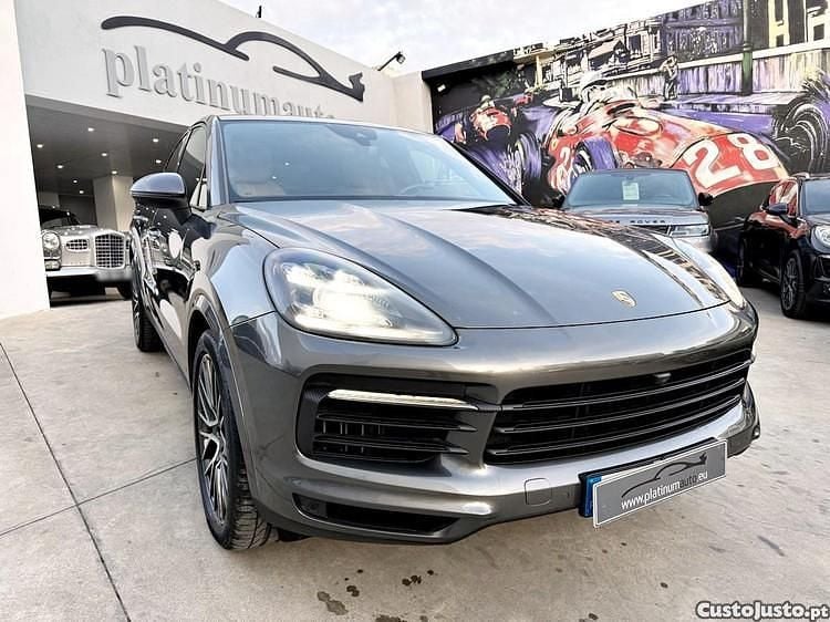 Cinza Usado 2019 Porsche Cayenne SUV | € 75.950 - Imagem 1/1