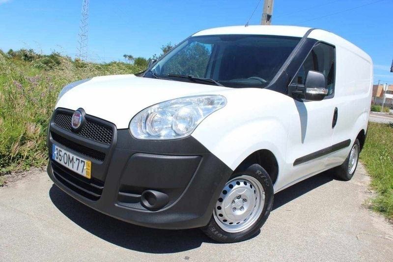Branco Usado 2014 Fiat Doblò Easy Monovolume | € 7.500 (Preço justo) - Imagem 1/4