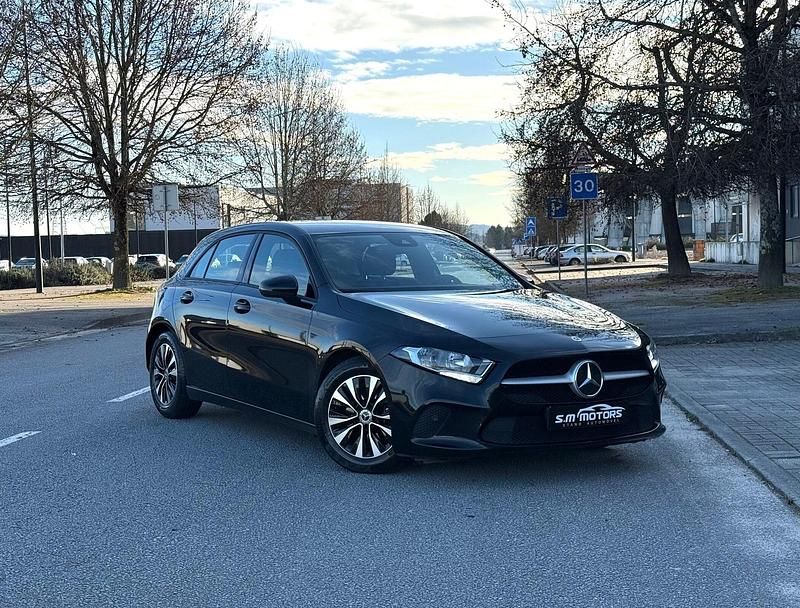Preto Usado 2021 Mercedes A180 Progressive | € 22.500 - Imagem 1/4
