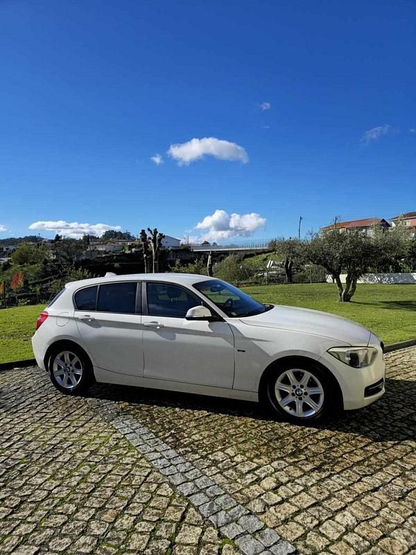 Usado BMW 116 116 HP (85 kW) 2012 Branco Citadino