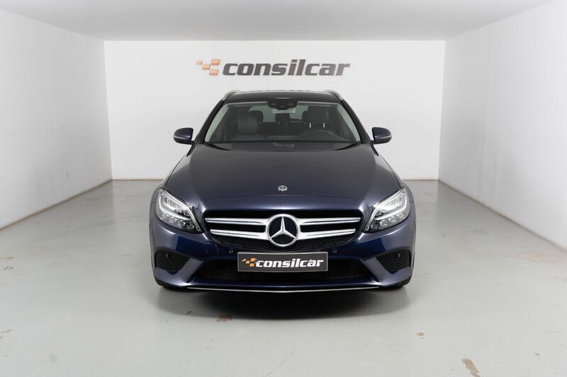 Azul Usado 2020 Mercedes C300 Avantgarde Carrinha | € 29.980 - Imagem 1/4
