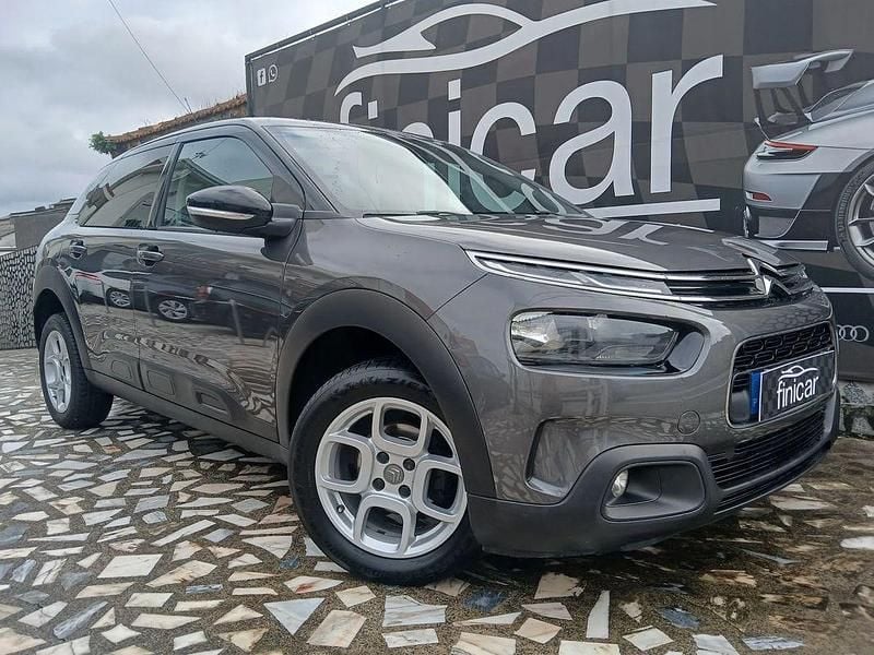 Cinza Usado 2018 Citroën C4 Feel SUV | € 10.750 (Bom preço) - Imagem 1/4