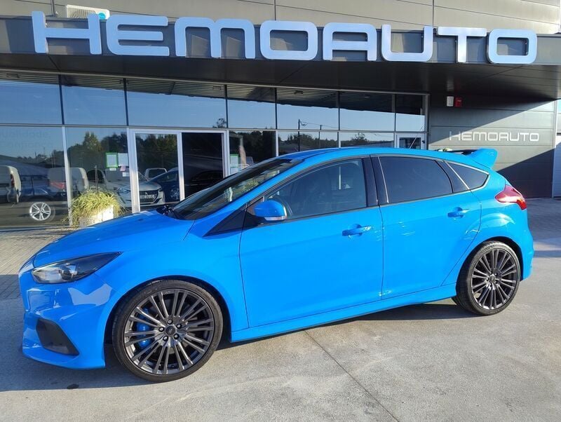 Azul Usado 2017 Ford Focus RS Citadino | € 46.900 - Imagem 1/4