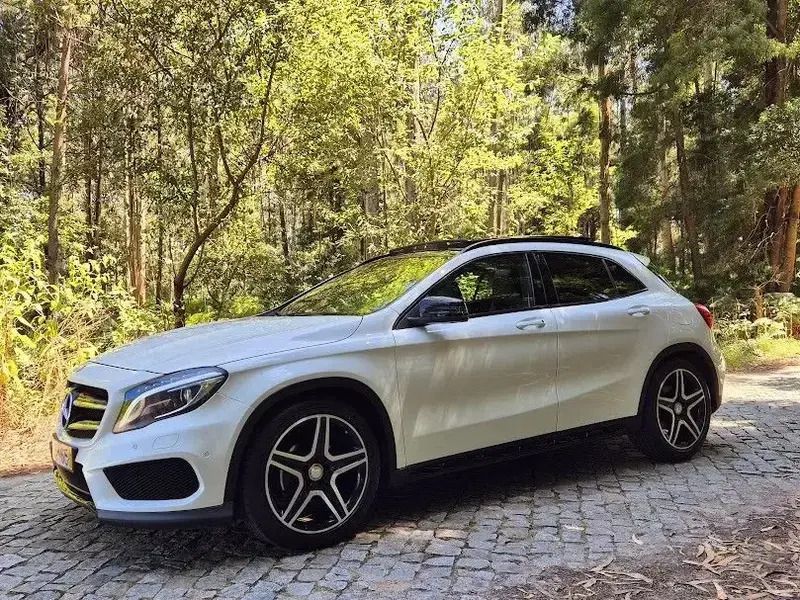Usado Mercedes GLA200 AMG line 136 HP (100 kW) 2014 Branco SUV