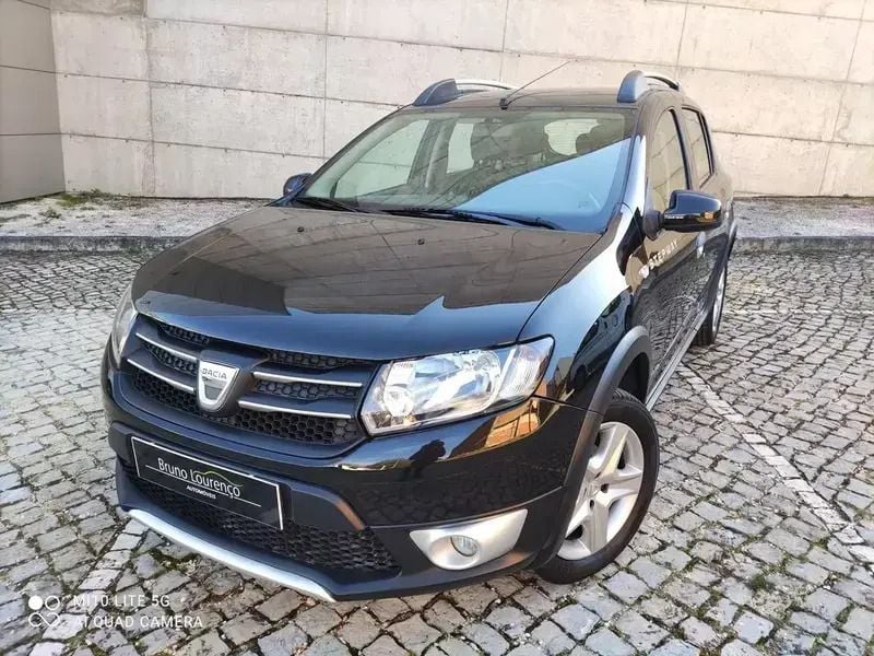 Preto Usado 2014 Dacia Sandero Stepway Citadino | € 8.900 (Preço justo) - Imagem 1/4