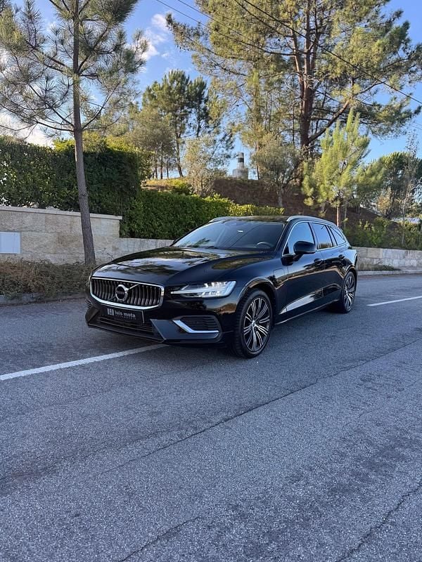 Preto Usado 2021 Volvo V60 Inscription Carrinha | € 30.900 (Preço justo) - Imagem 1/4