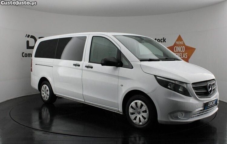 Branco Usado 2019 Mercedes Vito Monovolume | € 28.899 - Imagem 1/1