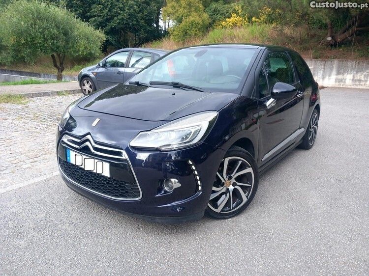 Azul Usado 2016 DS Automobiles DS3 Be Chic Citadino | € 13.900 (Preço elevado) - Imagem 1/1