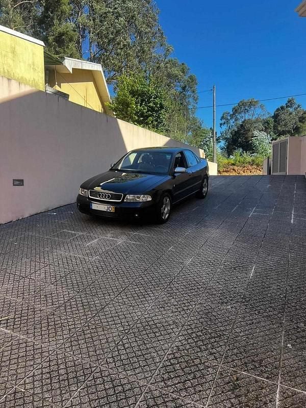 Azul Usado 1998 Audi A4 Sedan | € 4.750 (Preço elevado) - Imagem 1/4
