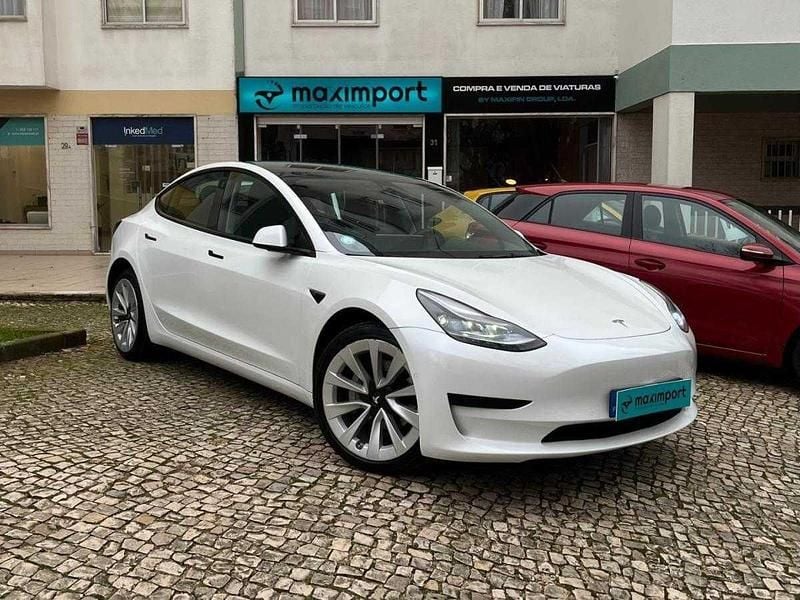 Branco Usado 2021 Tesla Model 3 Sedan | € 25.890 (Preço justo) - Imagem 1/4