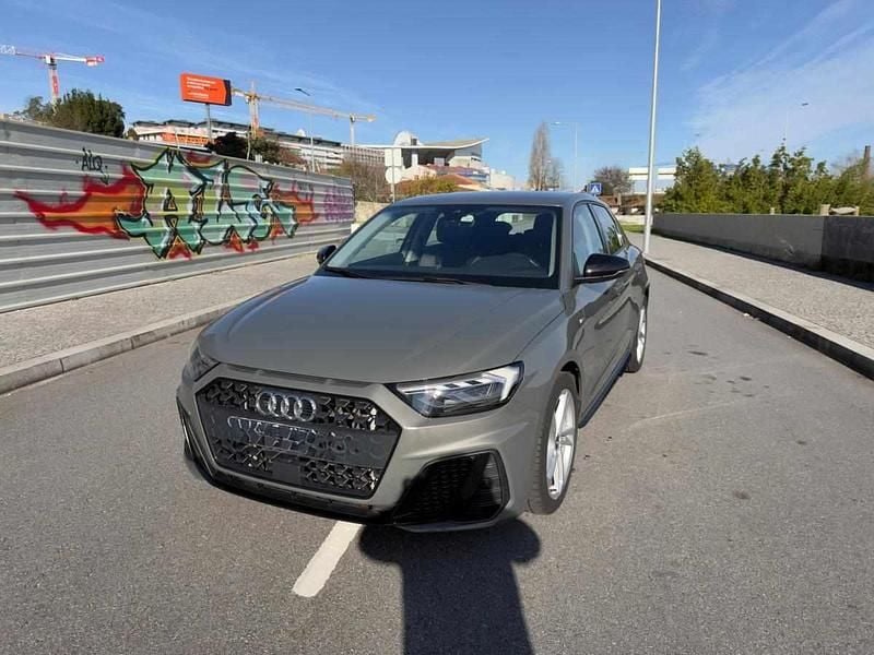 Cinzento Usado 2019 Audi A1 Premium Citadino | € 21.250 (Caro) - Imagem 1/4