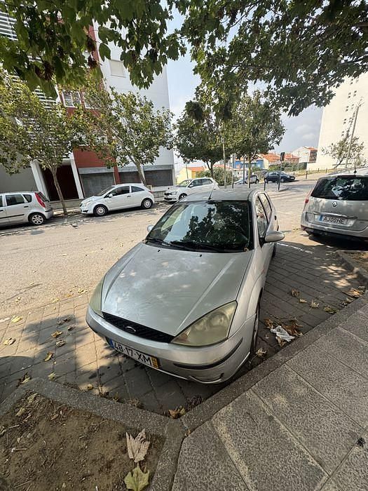Usado 2004 Ford Focus Sedan | € 1.500 - Imagem 1/4
