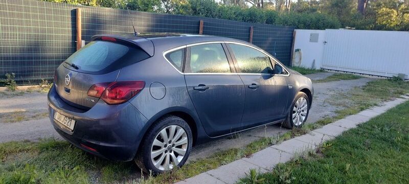 Usado 2010 Opel Astra Sedan | € 5.000 (Preço justo) - Imagem 1/4