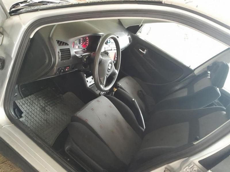 Usado Seat Cordoba 110 HP (80 kW) 2001 Sedan