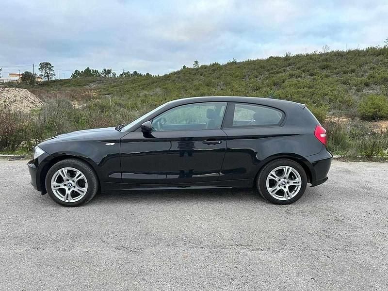 Usado BMW 116 122 HP (89 kW) 2009 Preto Citadino