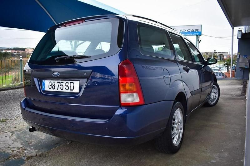 Usado Ford Focus 75 HP (55 kW) 2001 Azul Carrinha