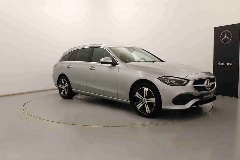 Usado Mercedes C300 197 HP (144 kW) 2024 Outra Carrinha
