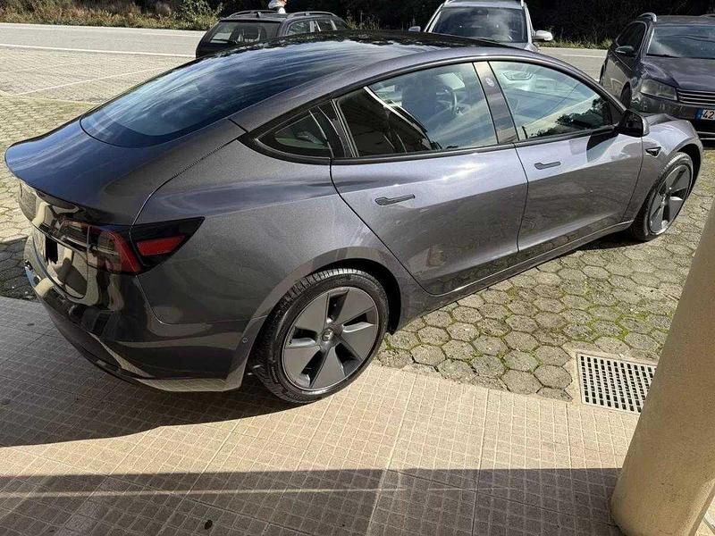 Usado Tesla Model 3 Standard Range Plus 225 kW (306 HP) 2022 Cinza escuro Sedan