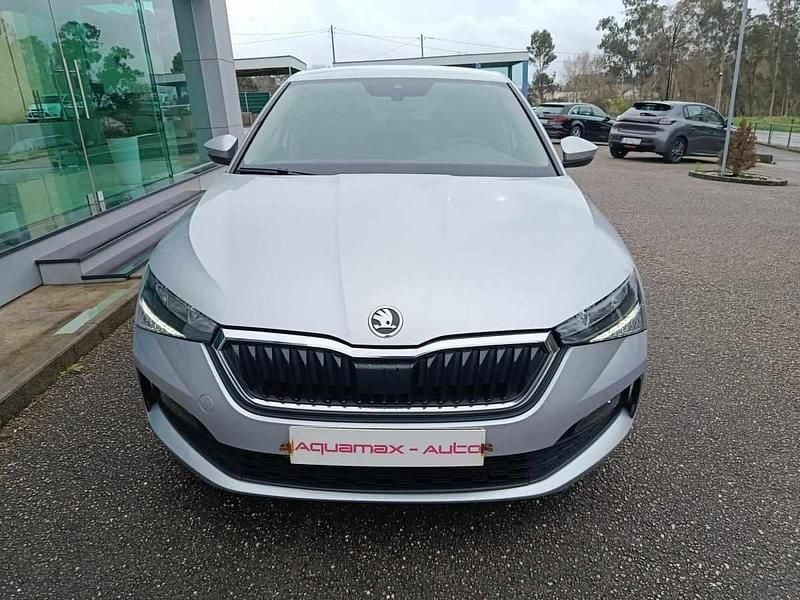 Usado Skoda Scala 95 HP (69 kW) 2022 Cinzento Citadino