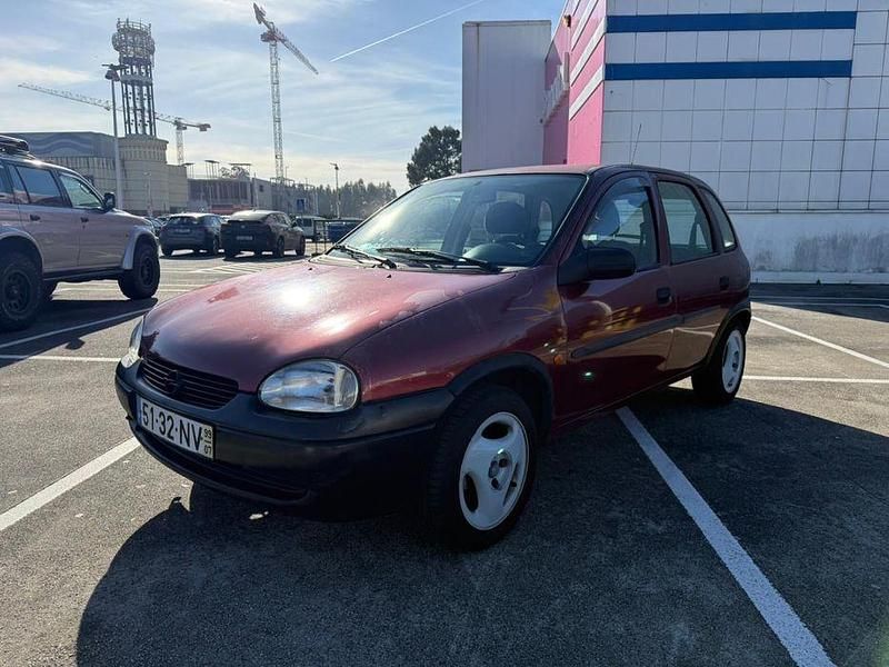 Usado Opel Corsa 67 HP (49 kW) 1999 Sedan