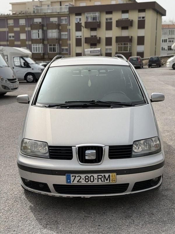 Usado Seat Alhambra 115 HP (84 kW) 2001 Cinza Monovolume