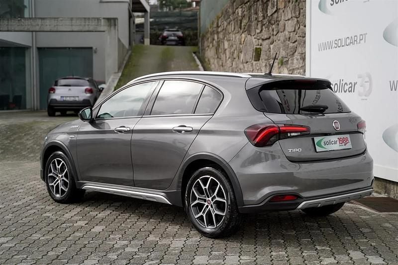 Usado Fiat Tipo Cross 101 HP (74 kW) 2022 Cinza SUV