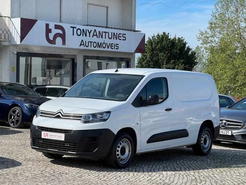 Branco Usado 2019 Citroën Berlingo Feel Monovolume | € 13.500 (Preço justo) - Imagem 1/4