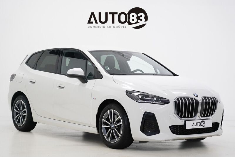 Branco Usado 2022 BMW 218 Active Tourer Monovolume | € 34.490 - Imagem 1/4