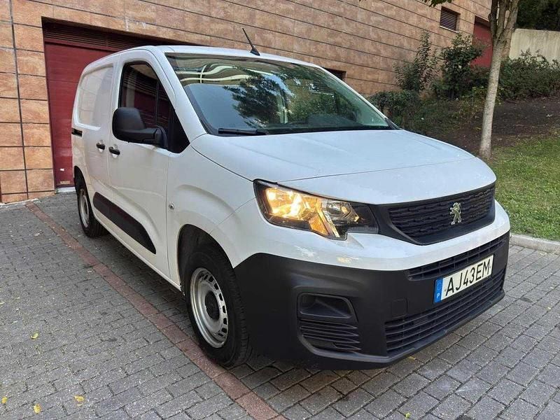 Branco Usado 2021 Peugeot Partner Van | € 15.900 (Preço justo) - Imagem 1/4