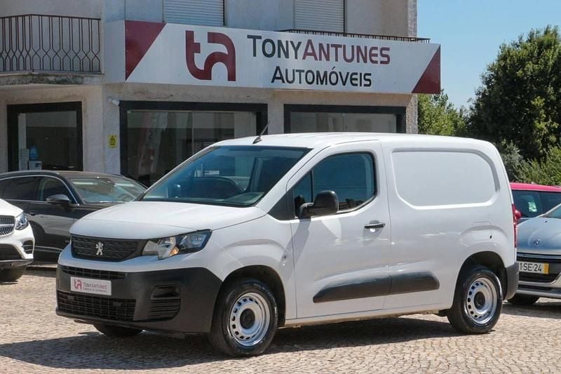 Branco Usado 2019 Peugeot Partner Premium Monovolume | € 13.500 (Preço justo) - Imagem 1/4