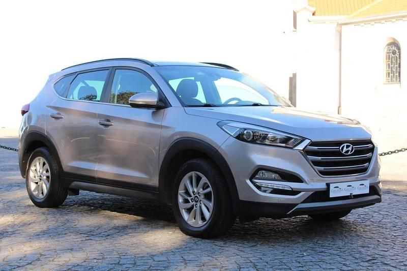 Cinzento platina Usado 2016 Hyundai Tucson SUV | € 16.750 - Imagem 1/4